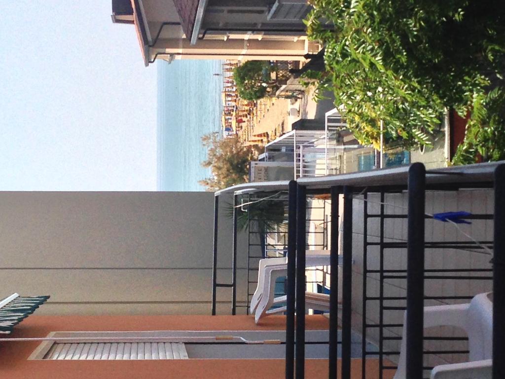 Pensione Villa Joli Lido di Jesolo Exterior foto